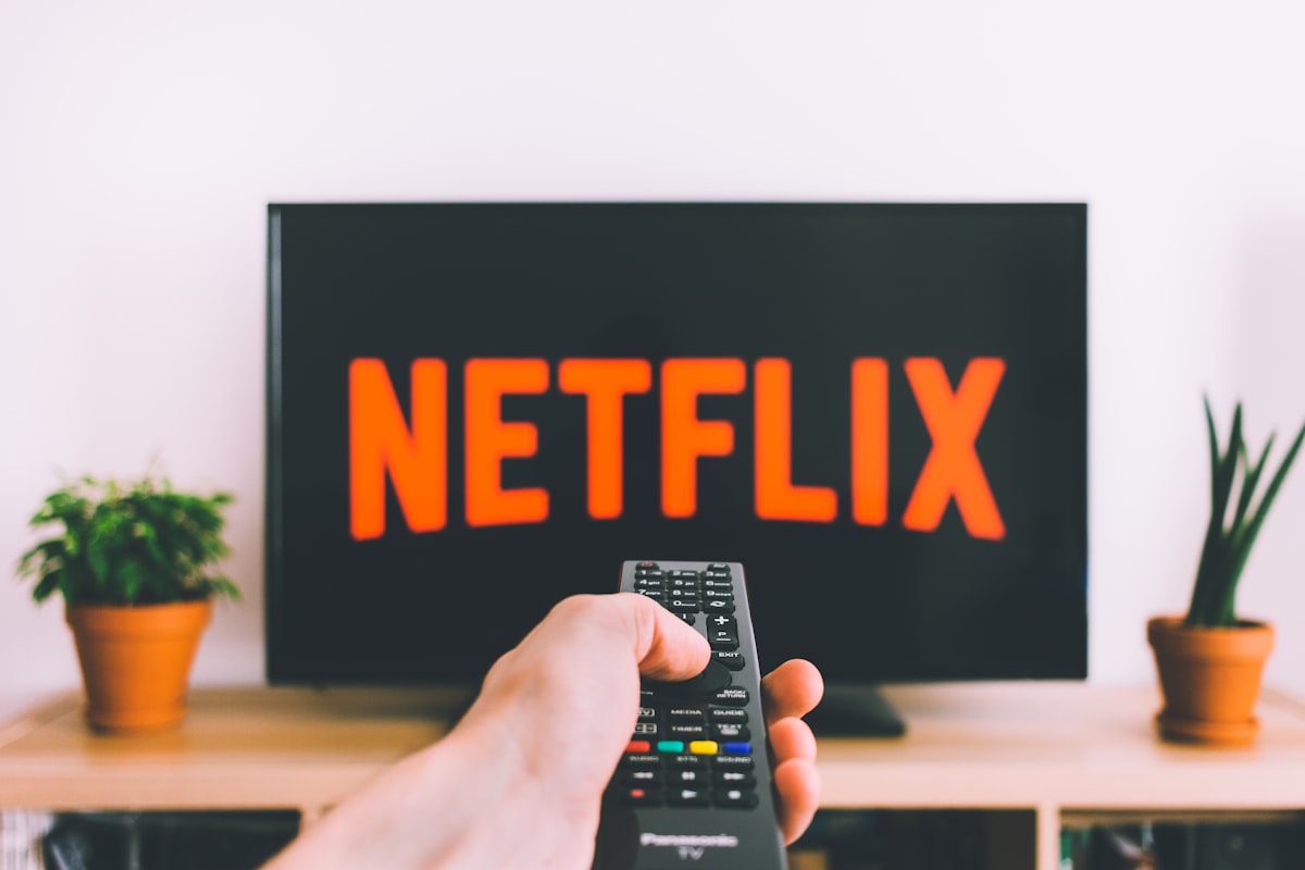 Streaming service on laptop UK best IPTV