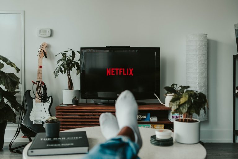 TV streaming service comparison IPTV vs Netflix